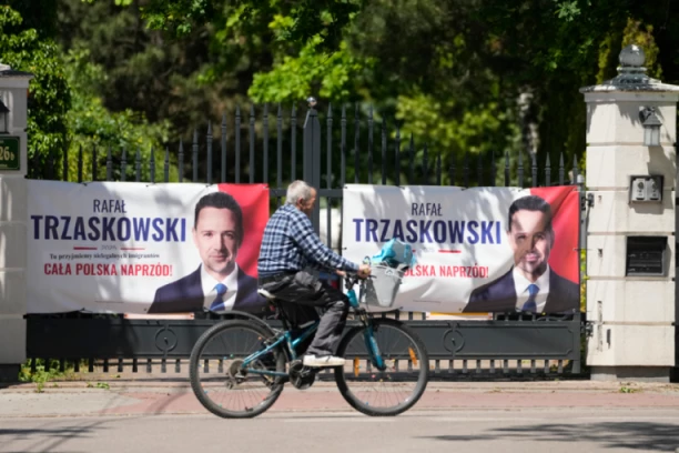 POLJSKA BIRA PREDSEDNIKA! Otvorena birališta - Tšaskovski ili Navrocki?