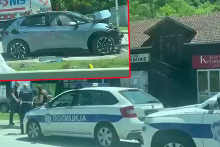 STRAVIČAN UDES U UŽICU! Vozilo smrskano, ima povređenih! (VIDEO)