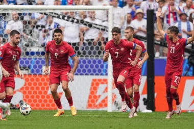 SRBI ZALUDELI ITALIJU! Milan i Juve se trampe - orlovi u glavnoj ulozi!