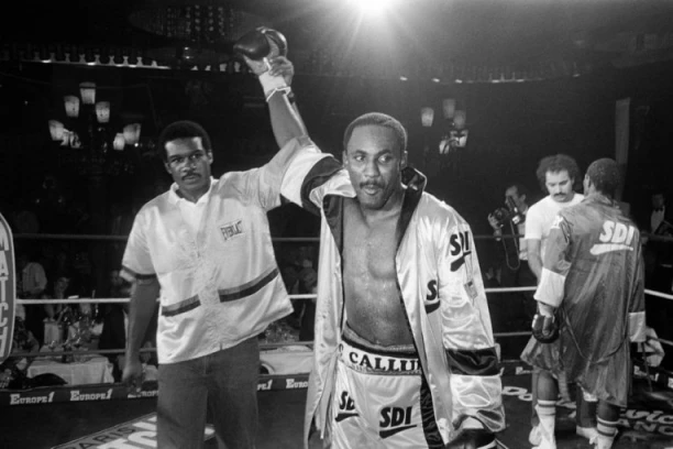 LEGENDARNI BOKSER PRONAĐEN MRTAV: Velika tragedija potresa svet sporta!