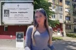 MUK I TIŠINA ISPRED TIJANINE ZGRADE! Novi Sad zavijen u crno, danas ispraćaju nastradalu devojku na večni počinak! (FOTO+VIDEO)