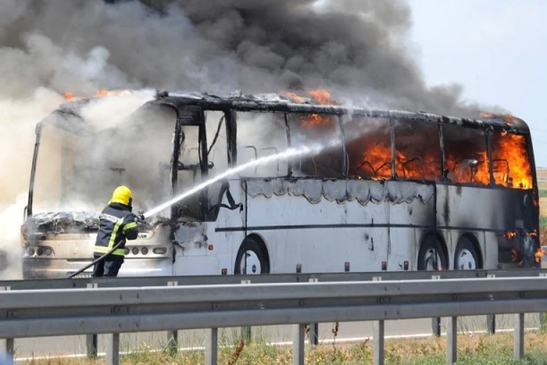 NOVI UDAR NA UKRAJINU: Granate i dronovi pogodili CIVILE – KRVAVO JUTRO U HERSONU!