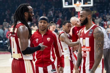 BIVŠI IGRAČ CRVENE ZVEZDE VIĐEN U SVLAČIONICI CRVENO-BELIH: Niko nije mogao da veruje kad ga je video - postavlja se samo jedno pitanje!