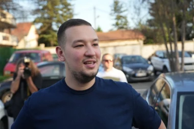 TREBALO BI DA JE NAJRADOSNIJI DAN, ALI NIJE... Uroš Živković šokirao govorom na proslavi rođenja prvog naslednika! (VIDEO)