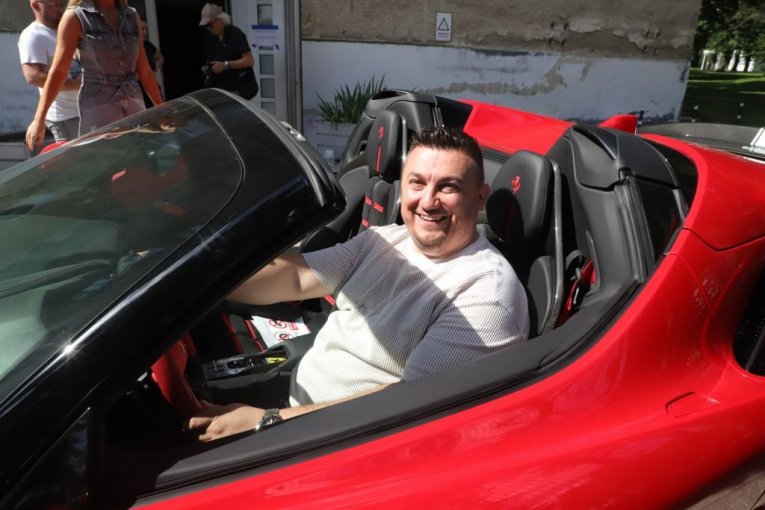 Zoki Ferari i auto Saše Popovića