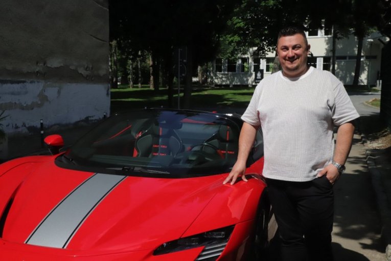 Zoki Ferari i auto Saše Popovića