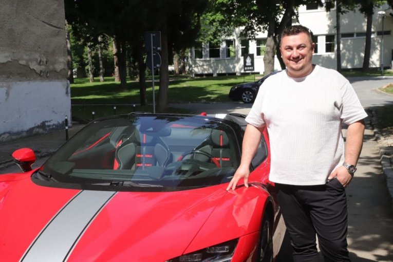 Zoki Ferari i auto Saše Popovića
