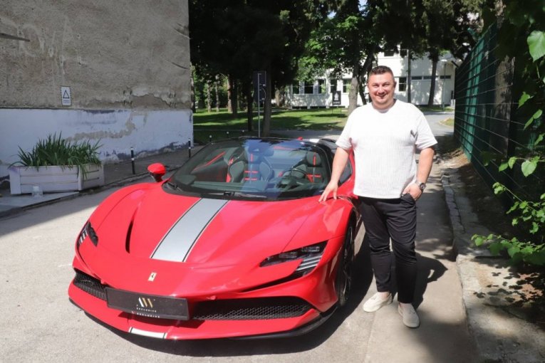 Zoki Ferari i auto Saše Popovića