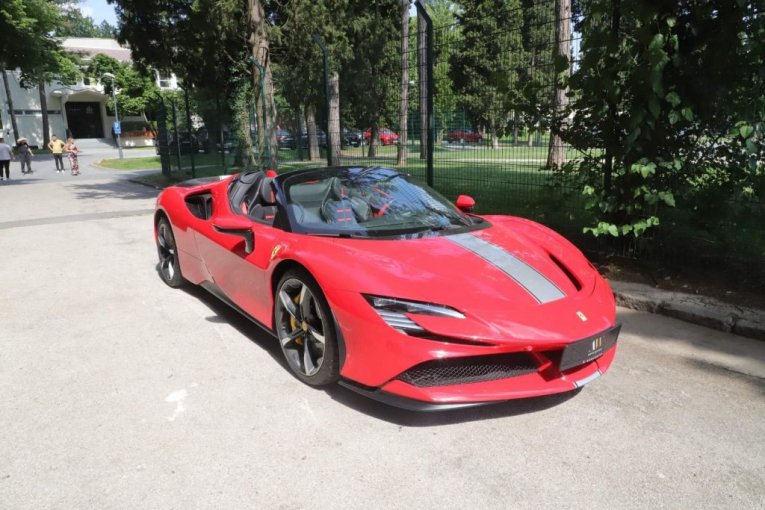 Zoki Ferari i auto Saše Popovića