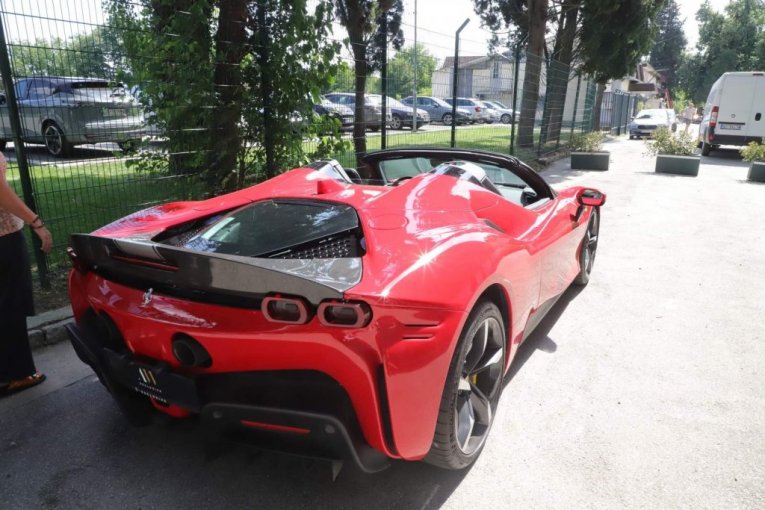 Zoki Ferari i auto Saše Popovića