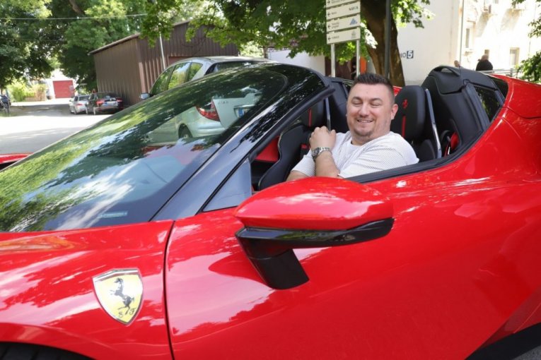 Zoki Ferari i auto Saše Popovića