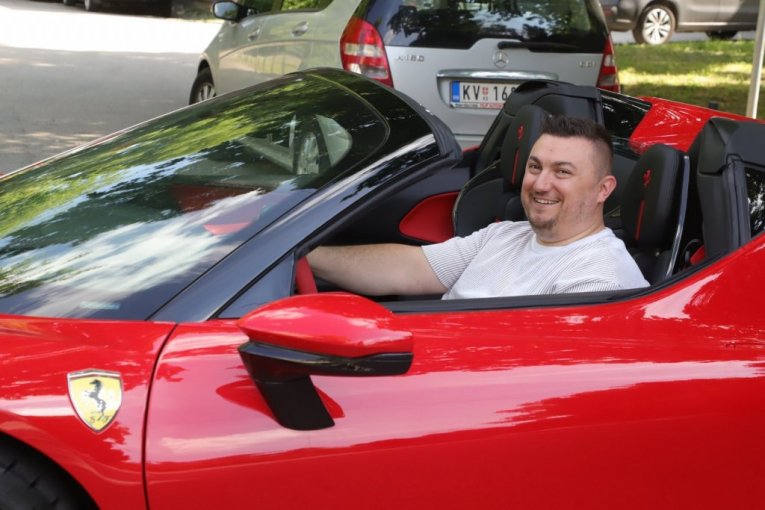 Zoki Ferari i auto Saše Popovića