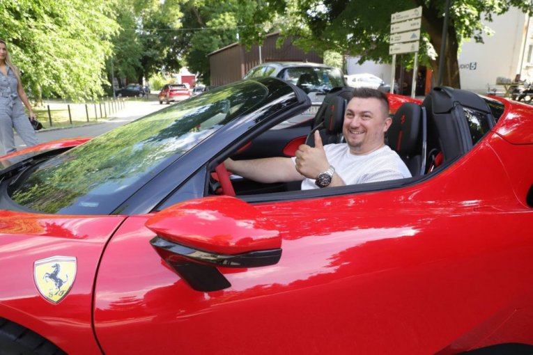 Zoki Ferari i auto Saše Popovića