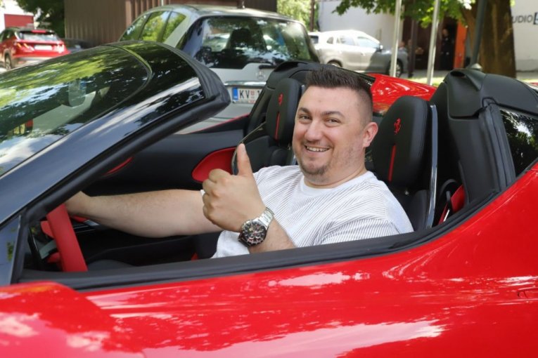 Zoki Ferari i auto Saše Popovića