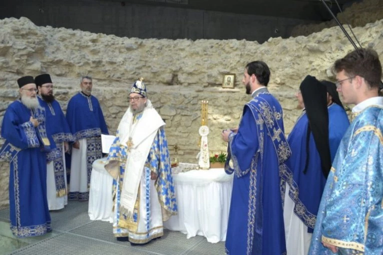 VELIKO SABRANJE SRBA U MAĐARSKOJ: Na mestu ranih hrišćana, uz molitve na pet jezika Pečuj proslavio 1700 godina od sabora u Nikeji