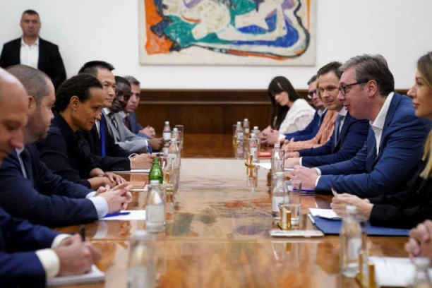 VUČIĆ NAKON SASTANKA SA DELEGACIJOM MMF: Dobili smo podršku za povećanje plata i penzija!