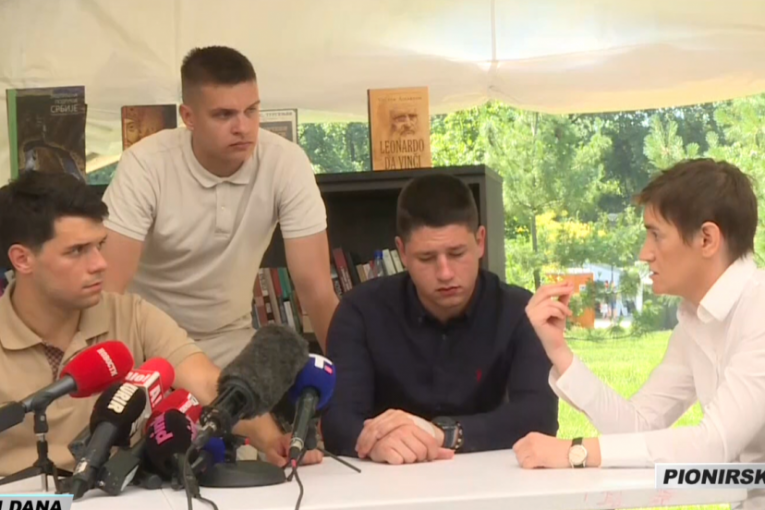 "TO JE FAŠIZAM!" Ana Brnabić osudila brutalno nasilje nad studentima koji žele da uče!