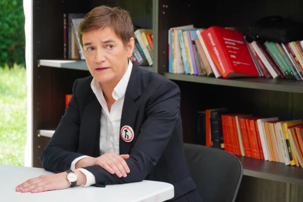 "UVEK ĆEMO VAM SE SUPROTSTAVITI!" Brnabićeva oštro osudila pucnjavu blokadera: Ovo je finalni čin...