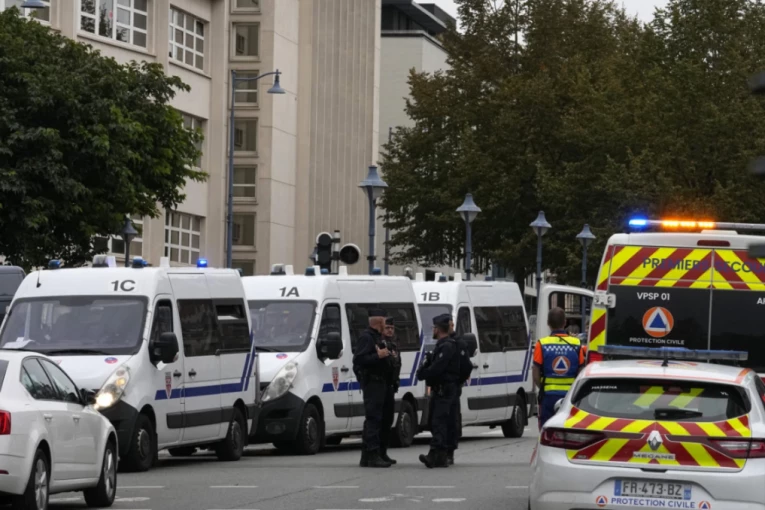 PRETUKLI GA I OPLJAČKALI, DRUGIMA JEZIVO PRETE: Hrišćani na meti u evropskim državama - prava brojka napada se zataškava?