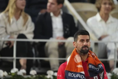 NOVAK U OZBILJNOM PROBLEMU PRED SINERA: Đokoviću se na treningu desilo nešto što nije očekivao