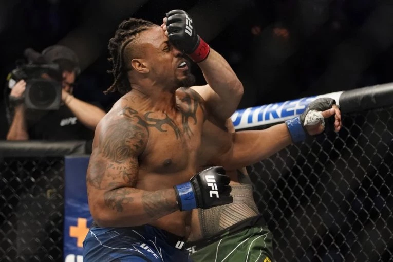 ŠOKANTNO: Nekadašnji MMA borac završio iza rešetaka - policija je odmah reagovala!