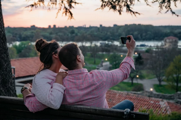 30.000 EVRA NA SVADBU? Najpoželjniji neženja staje na ludi kamen! Ne želi da štedi, sprema se VENČANJE IZ SNOVA!