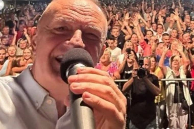 PEVAČ ZAVRŠIO U BOLNICI! Iznenada otkazan nastup Bulića!