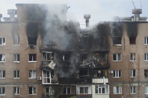 NAJMANJE 32 POVREĐENIH U NAPADU NA HARKOV: Devetogodišnjak i starija sestra (13) završili u bolnici, Rusi udarali gde stignu