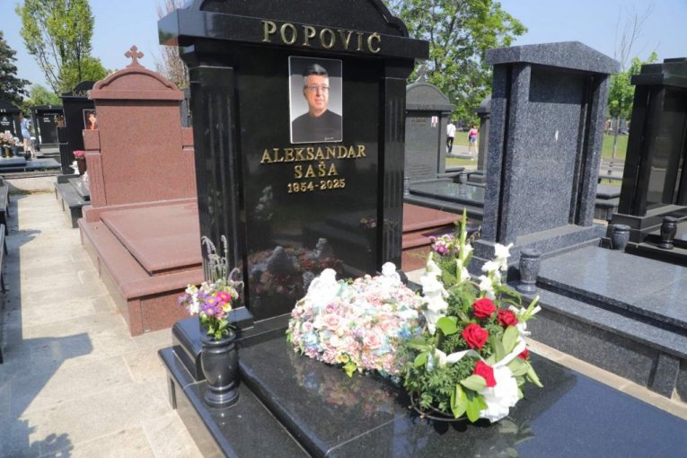 Saša Popović spomenik