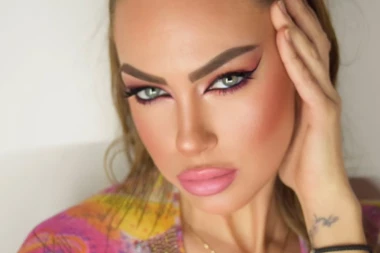 IVAN MARINKOVIĆ ODLEPIO ZA NJOM NA "FARMI": Nakon njega smuvala CECINOG BRATA, pa doživela PORODIČNU TRAGEDIJU!