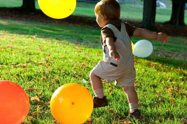 RODITELJI OPREZ! Još jedno dete preminulo zbog UDISANJA HELIJUMA IZ BALONA