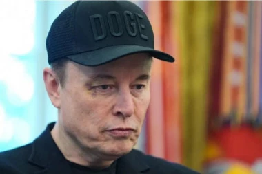 POTUKAO SE SA MINISTROM FINANSIJA SKOTOM BESENTOM!? Otkriveno otakle Ilonu Masku modrica na oku!