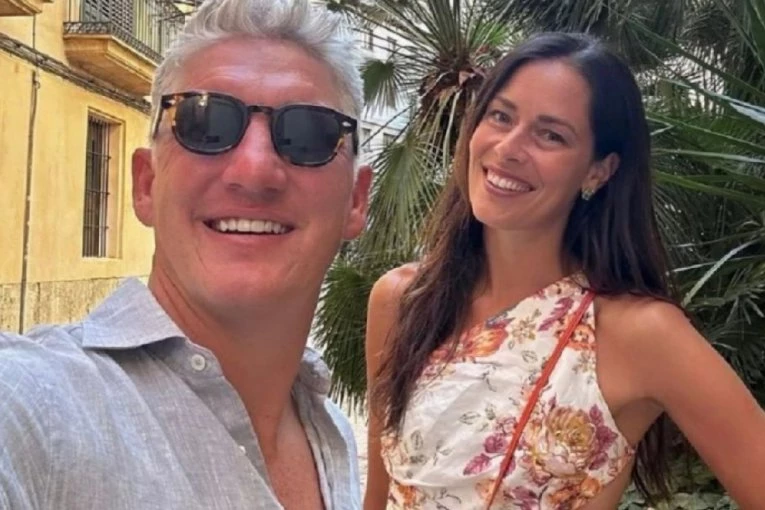 SRBI ĆE POLUDETI OD BESA: Ana i Bastijan ISTOVREMENO uradili identičnu stvar - DA LI JE OVO MOGUĆE? (FOTO)