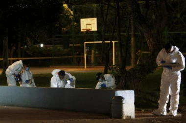 PREDSEDNIČKI KANDIDAT UPUCAN U GLAVU! Migel Uribe Turbaj dobio dva metka, stanje je kritično! (UZNEMIRUJUĆI SNIMAK)