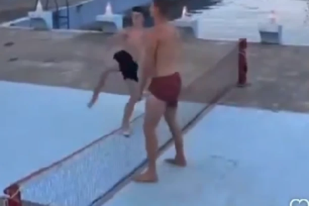 LETO NE TRAŽI PO NAJELITNIJIM DESTINACIJAMA, NITI SE SKRIVA IZA ZATAMNJENIH STAKALA: Pogledajte kako Jokić provodi odmor u Srbiji - OVO je oduševilo javnost! (VIDEO)