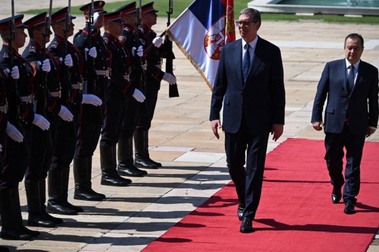 BORIĆU SE ZA POŠTOVANJE SVIH POLICAJACA! Vučić: Najveća vrednost jednog društva jeste pravda