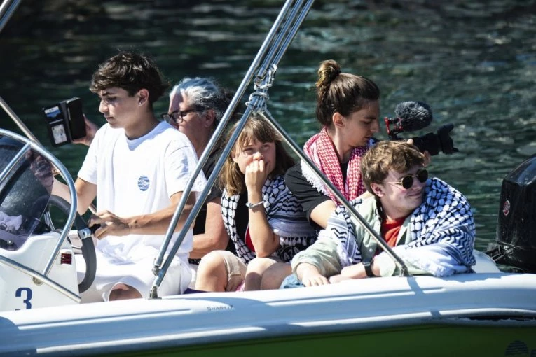 ŠVEDSKA PERE RUKE OD GRETE TUNBERG: Stokholm stao na stranu agresora i pustio aktivistkinju na milost i nemilost Izraelu (VIDEO)