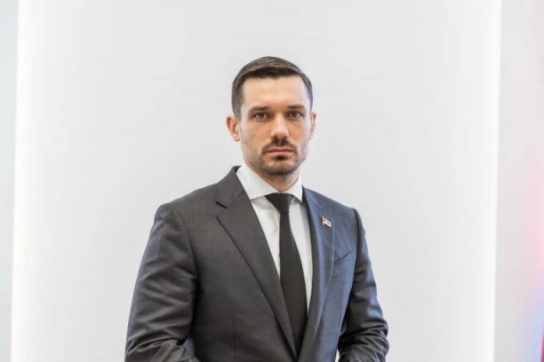 SILEDŽIJE I LICEMERI IZ OPOZICIJE: Reakcija Relje Ognjenovića člana Glavnog odbora SNS na divljanje opozicije u Kosjeriću i Zaječaru