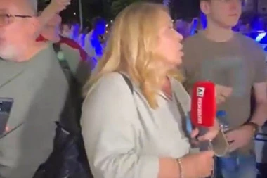 BLOKADERI FOTELJAŠI DIVLJAJU U ZAJEČARU: Opkolili novinarku Informera i napali je