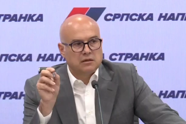 "MI SE NIKADA NEĆEMO ODREĆI IMENA ALEKSANDRA VUČIĆA!" Vučević razmontirao opozicionare: Mi smo jedan tim!