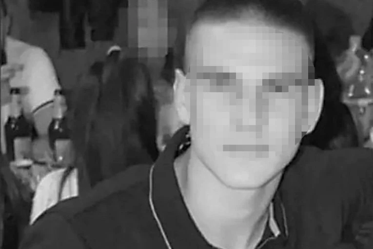 SAHRANJEN VUKAN KOJI SE MOTOROM ZAKUCAO U DRVO KOD ZRENJANINA! Porodica i prijatelji danima nautešni nakon nesreće, "BIO SI NEIZOSTAVAN ŠRAF EKIPE"