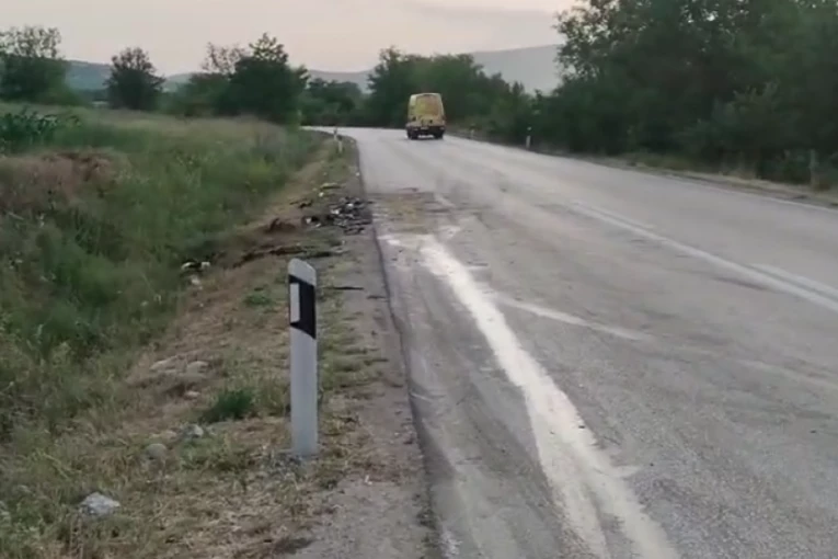 STRAVIČNA NESREĆA KOD MALČE! Poginulo dete, tri osobe teško povređene!