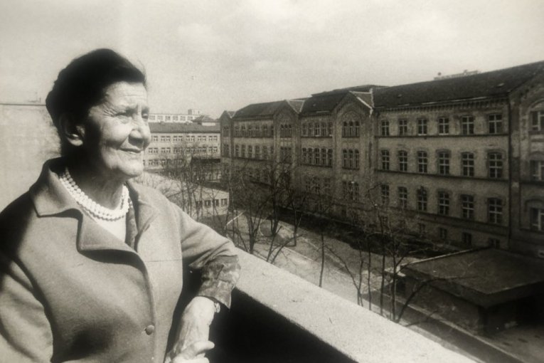 SHE NEVER LOOKED AT ANOTHER MAN: The touching story of Desanka Maksimović's greatest love TEARS THE SOUL APART!