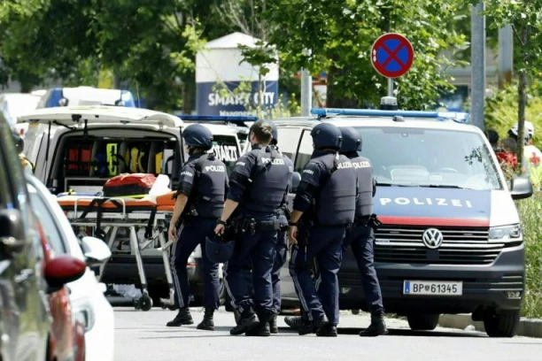 PUCNJAVA U ŠKOLI, IMA MRTVIH! Na terenu policija i specijalne jedinice!