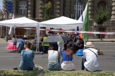 PROVALJENI SU! OTKRIVENO ZAŠTO BLOKADERI PROTESTUJU BAŠ NA VIDOVDAN! Ubacuju kvazipatriotsku retoriku i simboliku SA JEDNIM PODLIM CILJEM