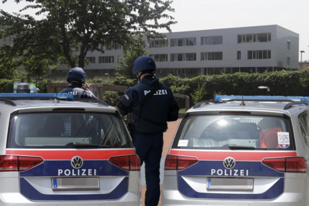 ŠEST ŽRTAVA U GRACU ŽENSKOG, TRI MUŠKOG POLA! Ministar policije otkrio nove detalje zločina - SVE SE ODIGRALO U NEKOLIKO MINUTA