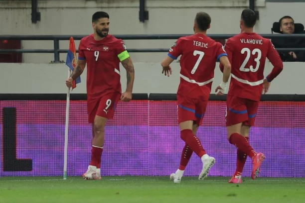 ODNEKUD MORA DA SE POČNE! Znamo i mi da IGRAMO FUDBAL, samo MAŠINA mora da se ZAGREJE!