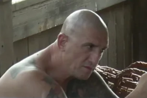 HOROR SCENA NA "FARMI": Unakaženi Kristijan Golubović ZAURLAO IZ PETNIH ŽILA, pa napravio karambol - učesnici se ZALEDILI OD STRAHA!