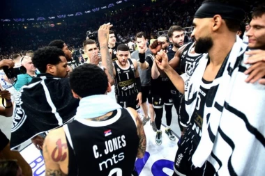 NEK GRMI ARENA, DA SE SLAVI JUBILARNI PEHAR: Pročitajte kako Partizan poziva grobare na prvu meč loptu za titulu