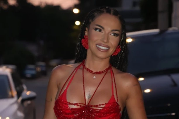 TEODORA DŽEHVEROVIĆ POTKAČILA JELENU KARLEUŠU! "Moram da budem iskrena, naš duet je bolje prošao"! (VIDEO)